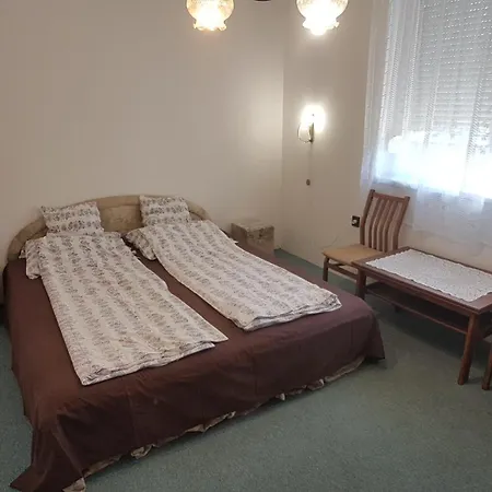 Papocsi Nyaralo Nr. 38 Holiday home *