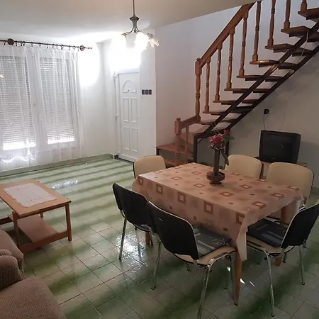 Papocsi Nyaralo Nr. 38 Holiday home