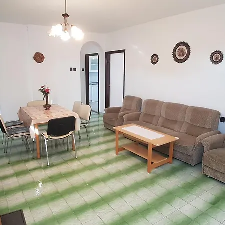 Papocsi Nyaralo Nr. 38 Holiday home *